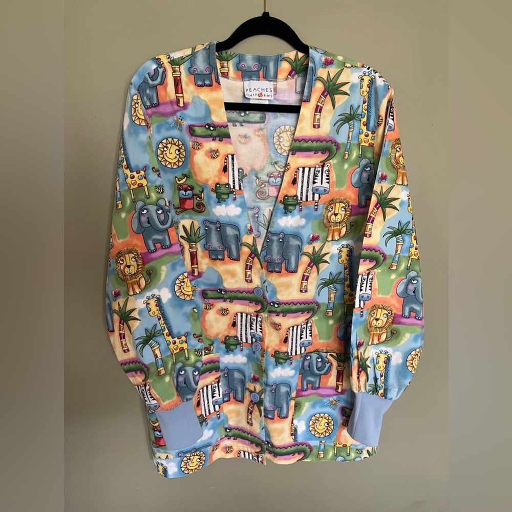 Peaches Uniform Women’s size Medium scrub cardigan.